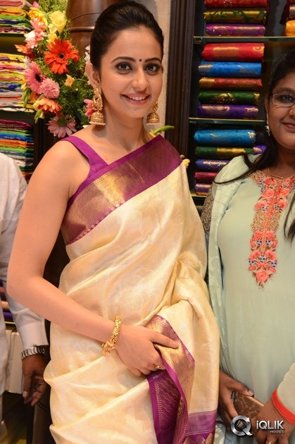 Rakul-Preet-Singh-at-South-India-Shopping-Mall-Launch